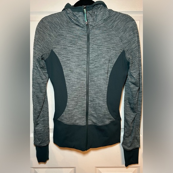 Lululemon In Flux Reversible Jacket- Dark Fuel/ Size 6 - Picture 6 of 13